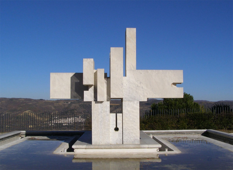 sculpture monumentale en marbre de Carrare